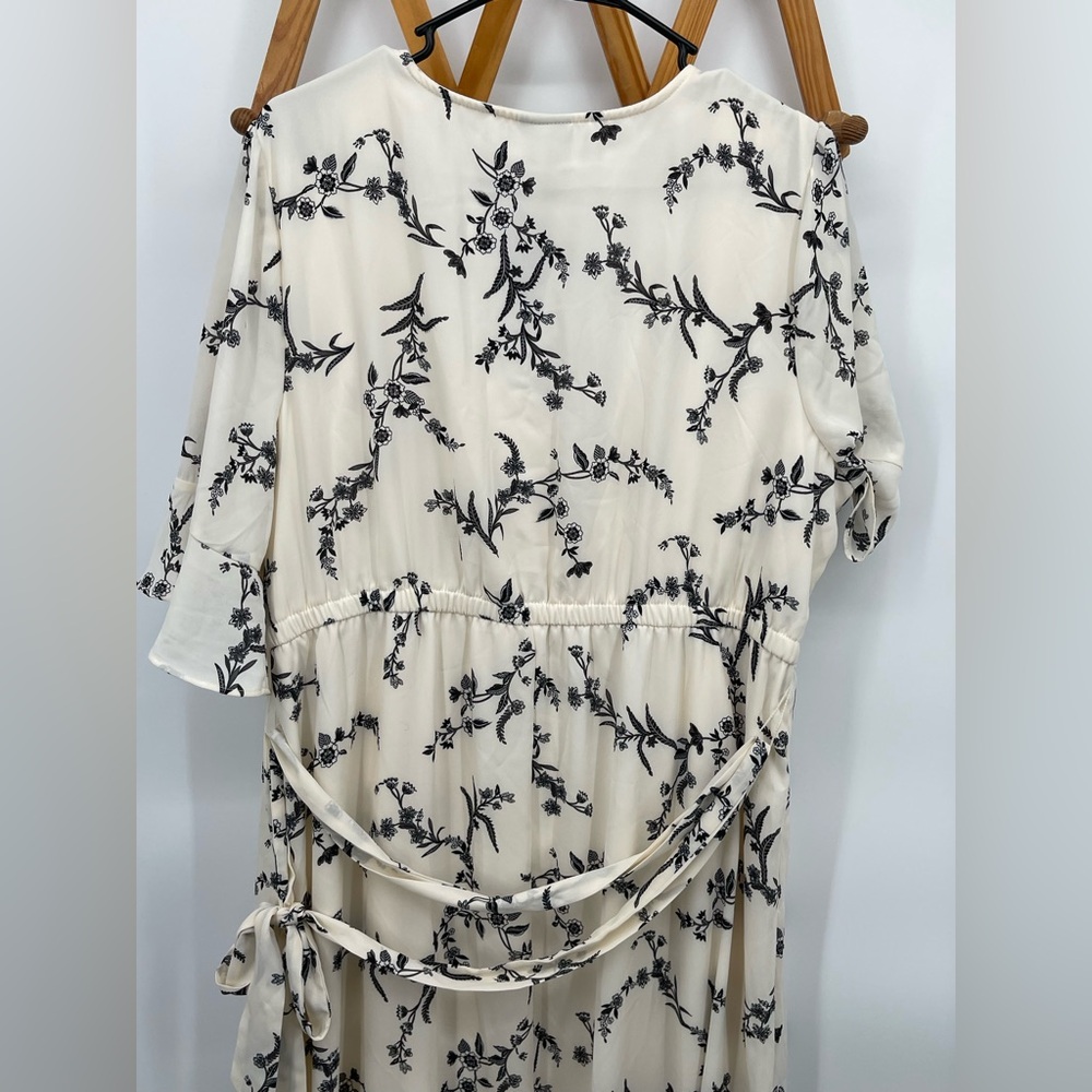 Torrid Cream and Black Floral Maxi Dress - Picture 7 of 13